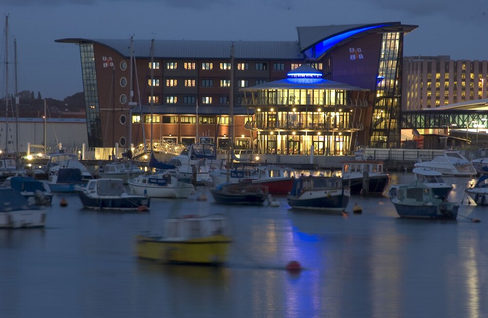 Rnli College In Poole Hotels Com