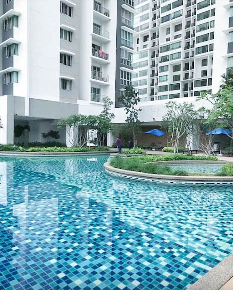 One South Garden Apartment Seri Kembangan Updated Price Reviews Hd Photos Hotels Com