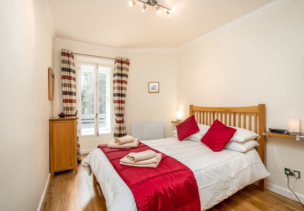 Advocates Close Edinburgh Info Photos Reviews Book At Hotels Com