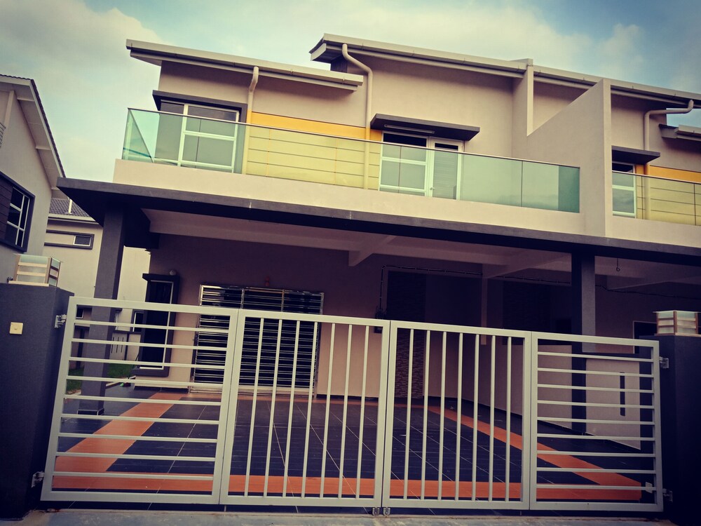 Thibas Homestay Sungai Pelek Sungai Pelek Updated Price Reviews Hd Photos Hotels Com