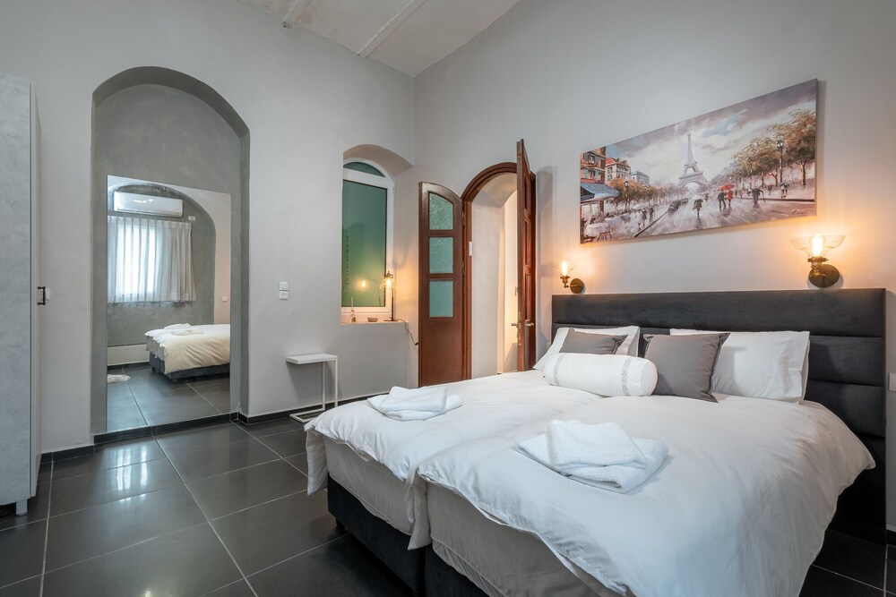 ウォルドルフ アストリア ホテル近くのラグジュアリー ベッドルーム 2 室 エルサレム の宿泊予約 ホテルズドットコム