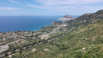 Trova Un Hotel Vicino A Acqua Verde A Cefalù Hotelscom