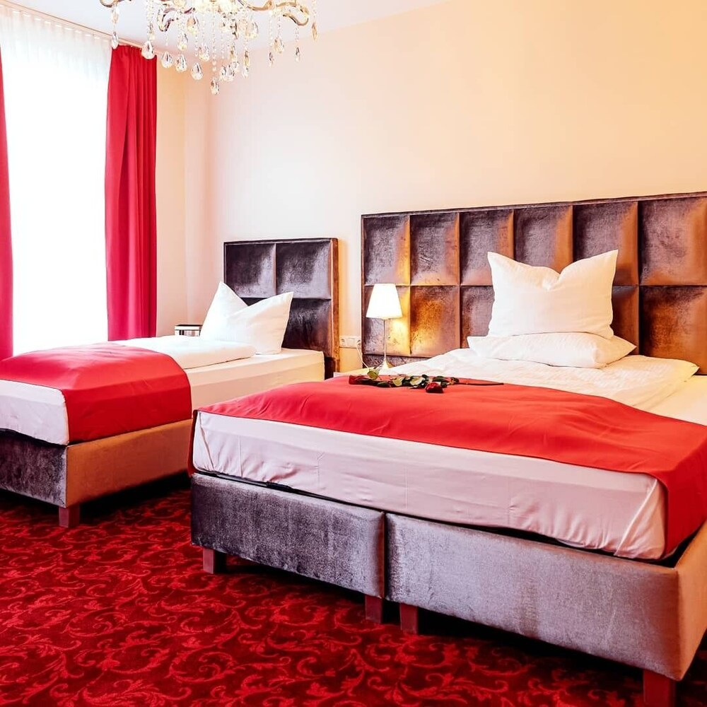 Hotel Hamburger Perle In Hamburg Hotels Com