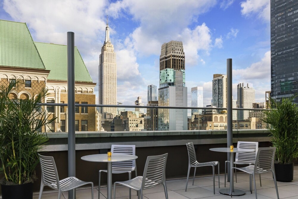 Doubletree By Hilton New York Times Square South New York Info Photos Reviews Book At Hotels Com
