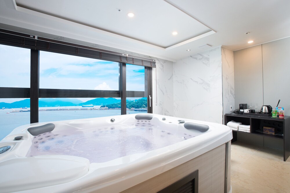Book Utop Marina Hotel Resort In Yeosu Hotelscom