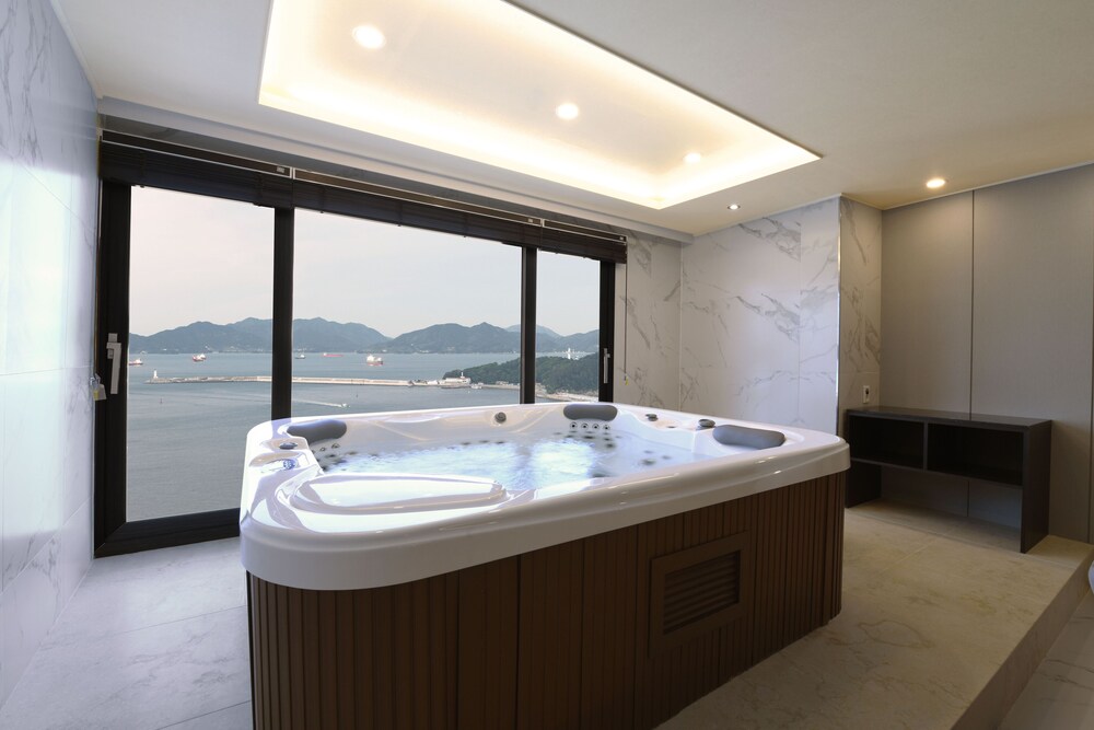Book Utop Marina Hotel Resort In Yeosu Hotelscom