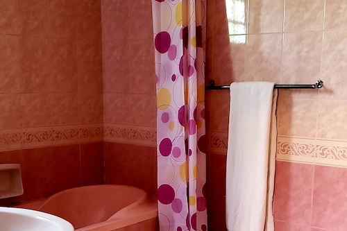 Book Family Nest Guest House In Kisumu Hotels Com