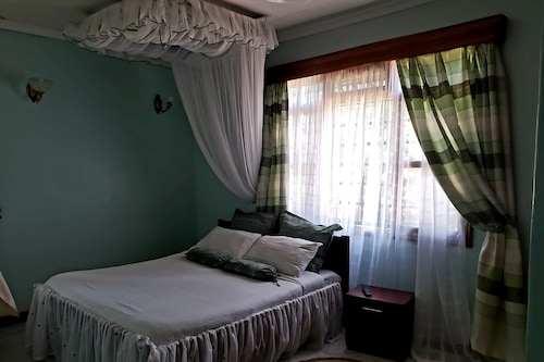 Book Family Nest Guest House In Kisumu Hotels Com