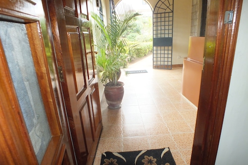 Book Family Nest Guest House In Kisumu Hotels Com