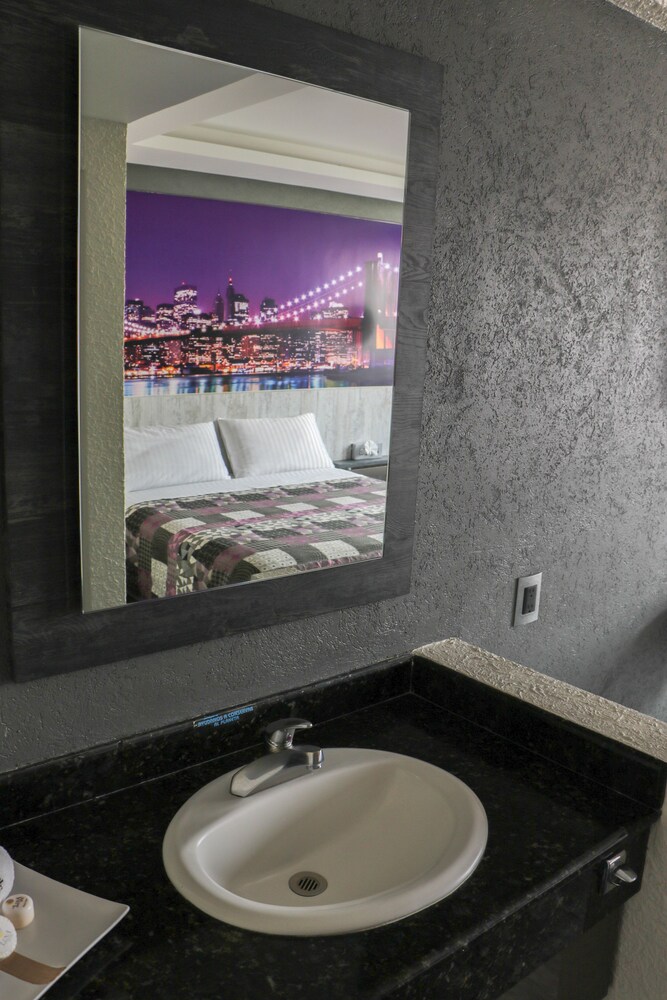 Hotel La Luna Ciudad De Mexico Mexico Hoteles En Ciudad De Mexico Hoteles Com