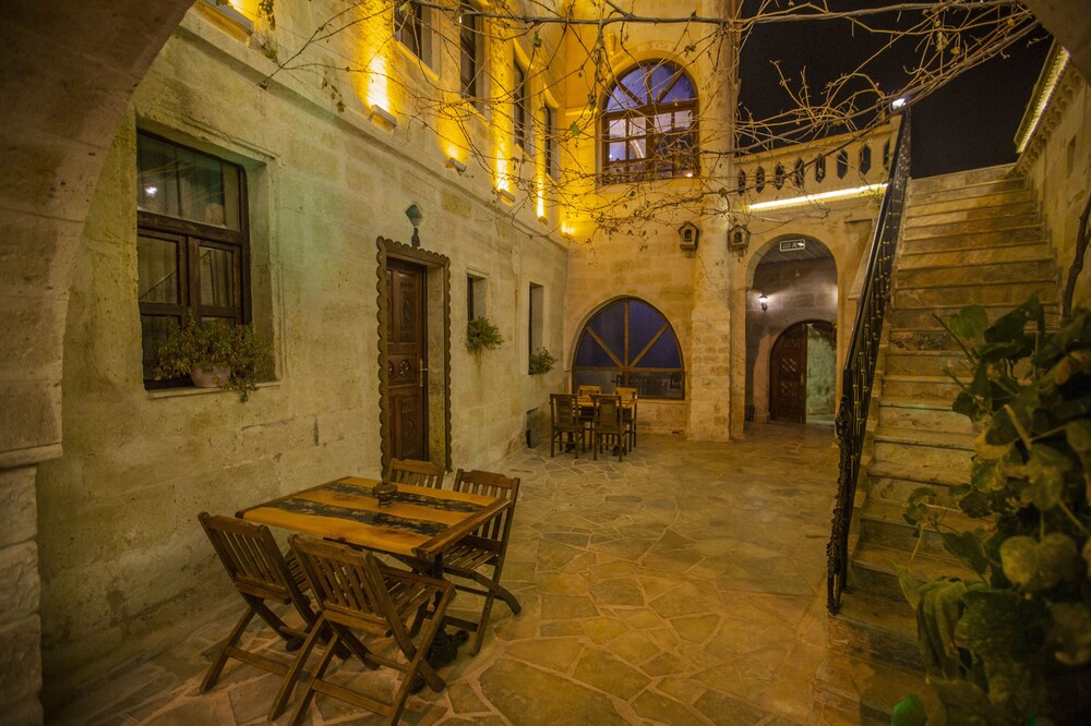 book royal cave hotel in urgup hotels com