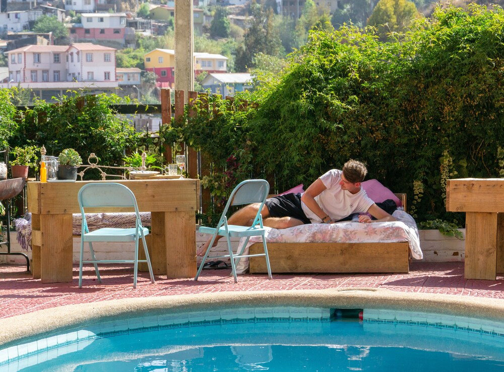 Alabama Monroe Guest House Valparaiso Chile Valparaiso Hotel Discounts Hotels Com