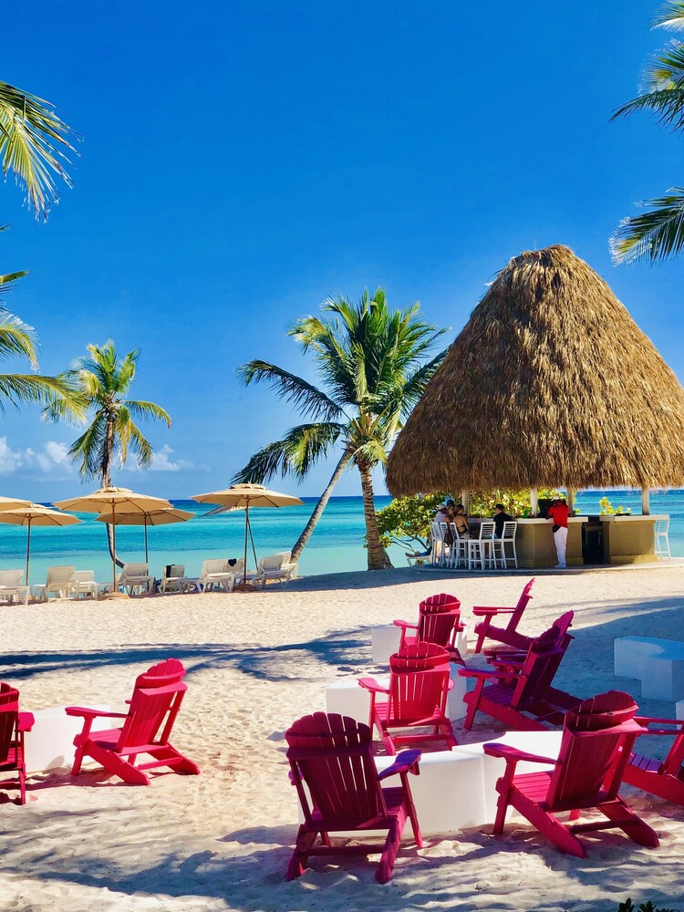 punta cana luxury holidays / maid included