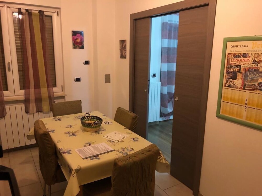 洛克菲勒套房酒店预订, 2019阿尔盖罗洛克菲勒套房酒店价格| hotels.