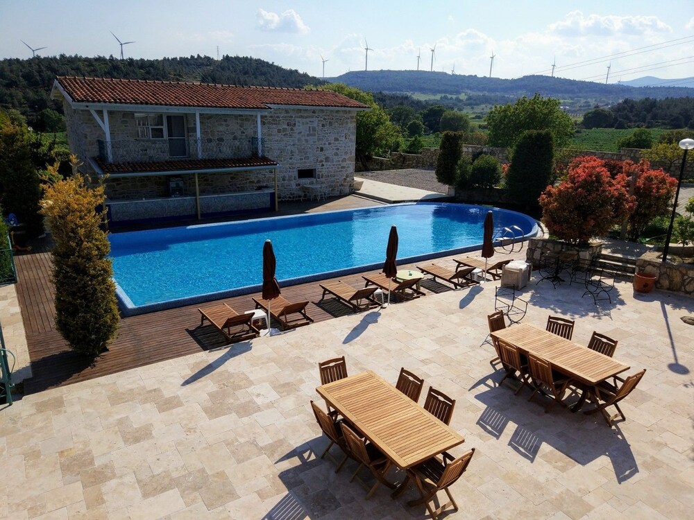 book naturla gol evi in urla hotels com