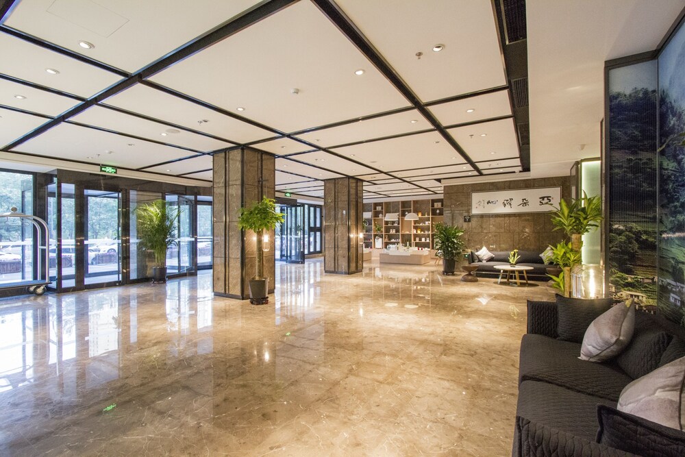 沈阳浑南奥体中心亚朵酒店