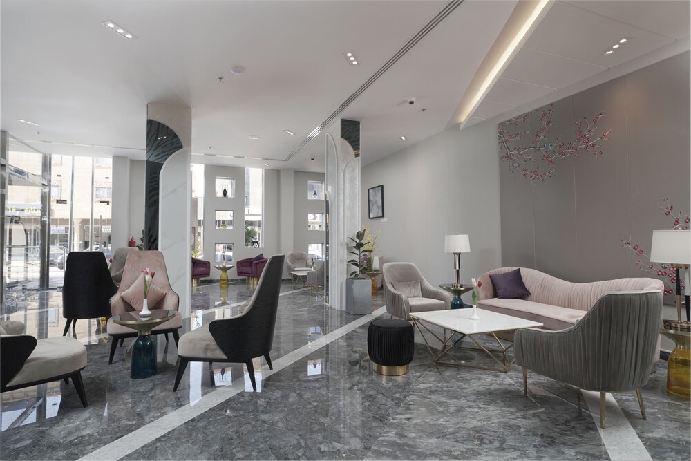 احجز سويس إن بارك تبوك في تبوك قارن أسعار الفنادق في تبوك