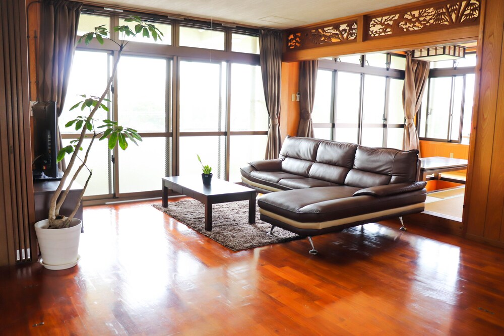 Hotel Upi Condominium Mihama En Chatan Hotels Com