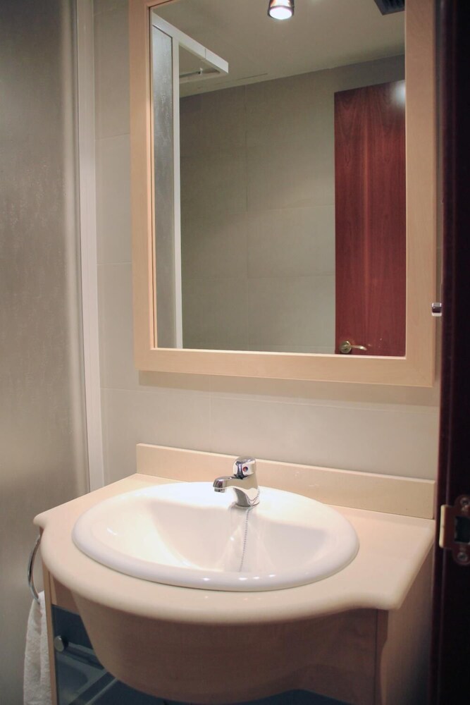 Book Alguera Apartments Industria In Barcelona Hotels Com