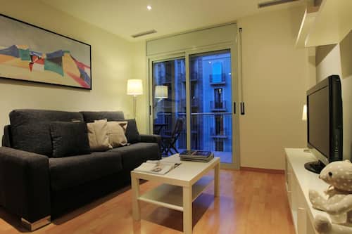 Book Alguera Apartments Industria In Barcelona Hotels Com Book Alguera Apartments Industria In Barcelona Hotels Com