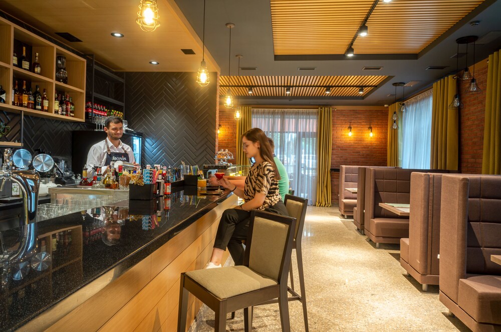 普拉斯皇家酒店