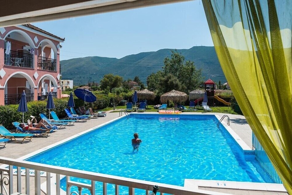 grapevines hotel zakynthos