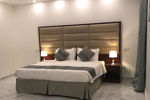 احجز أجنحة لافونتين أبها في أبها قارن