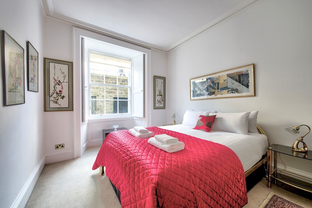Book Beautiful One Bedroom In Edinburgh S Town Centre In Edinburgh Hotels Com