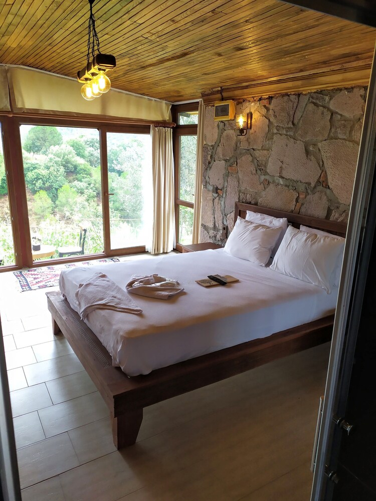 selale stone house boutique hotel dikili updated price reviews hd photos hotels com