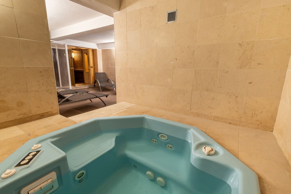 Estoril Luxury Suites Spa In Cascais Hotels Com