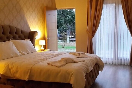 Tas Ev Butik Otel Sapanca Sapanca Hotels Com