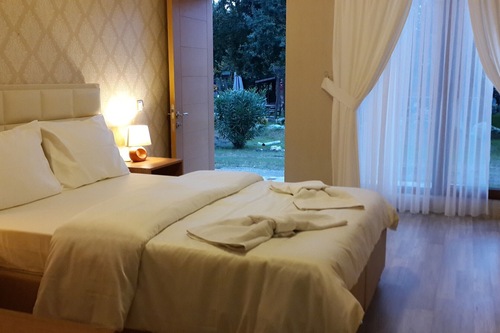 Tas Ev Butik Otel Sapanca Sapanca Hotels Com