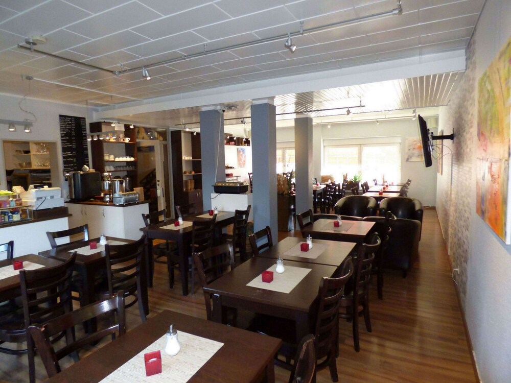 Art Inn Hotel Dinslaken In Dinslaken Hotels Com