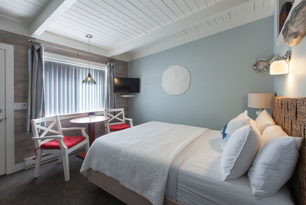 Book Harborview Inn Rv Park In Garibaldi Hotels Harborview Inn Rv Park Garibaldi Standard Room 1 Queen Bed Guest