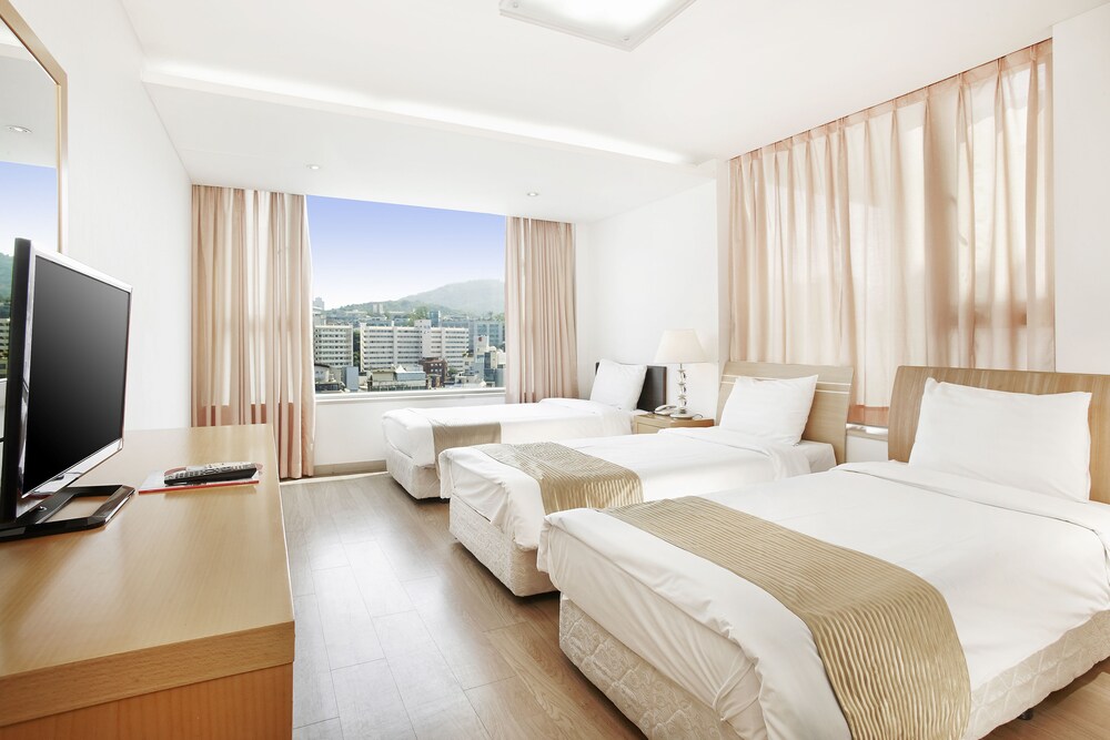 三人房 (3 singles) - 客房