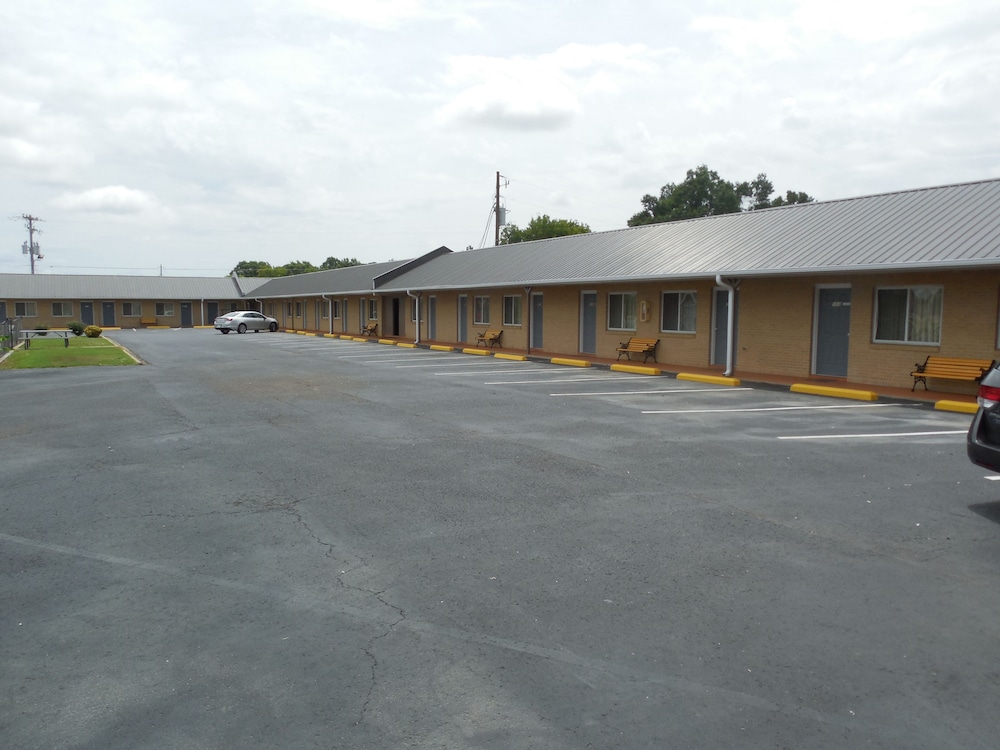 Book River Heights Motel In Savannah Hotels River Heights Motel Crump