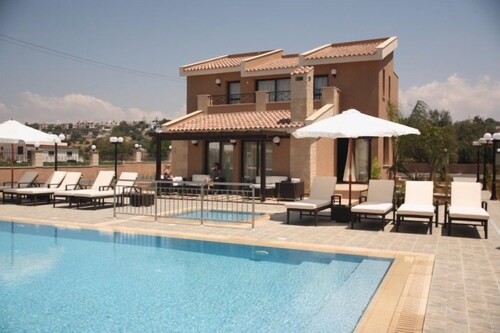 Avillion Holiday Apartments Paphos And Vicinity Info Photos Reviews Book At Hotels Com