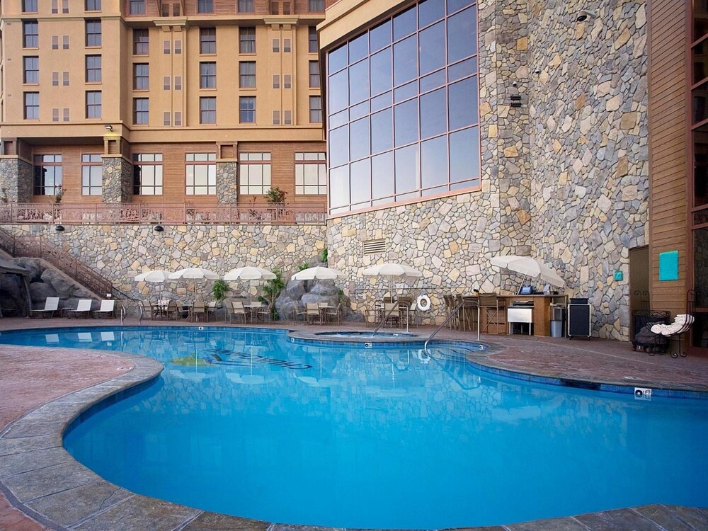 Book Chukchansi Gold Resort & Casino in Coarsegold | Hotels.com