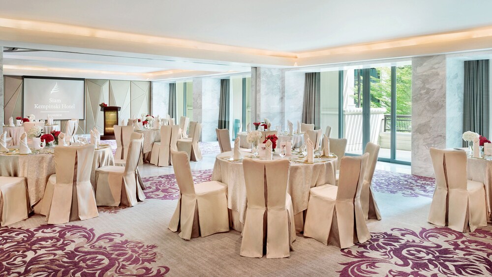 Siam Kempinski Hotel Bangkok Sha Extra Plus Bangkok Thailand Bangkok Hotel Discounts Hotels Com