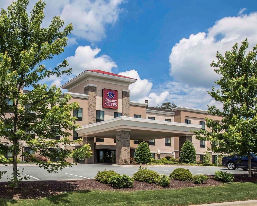 Book Comfort Suites Whitsett Greensboro East In Hotels Comfort Suites Whitsett Greensboro East