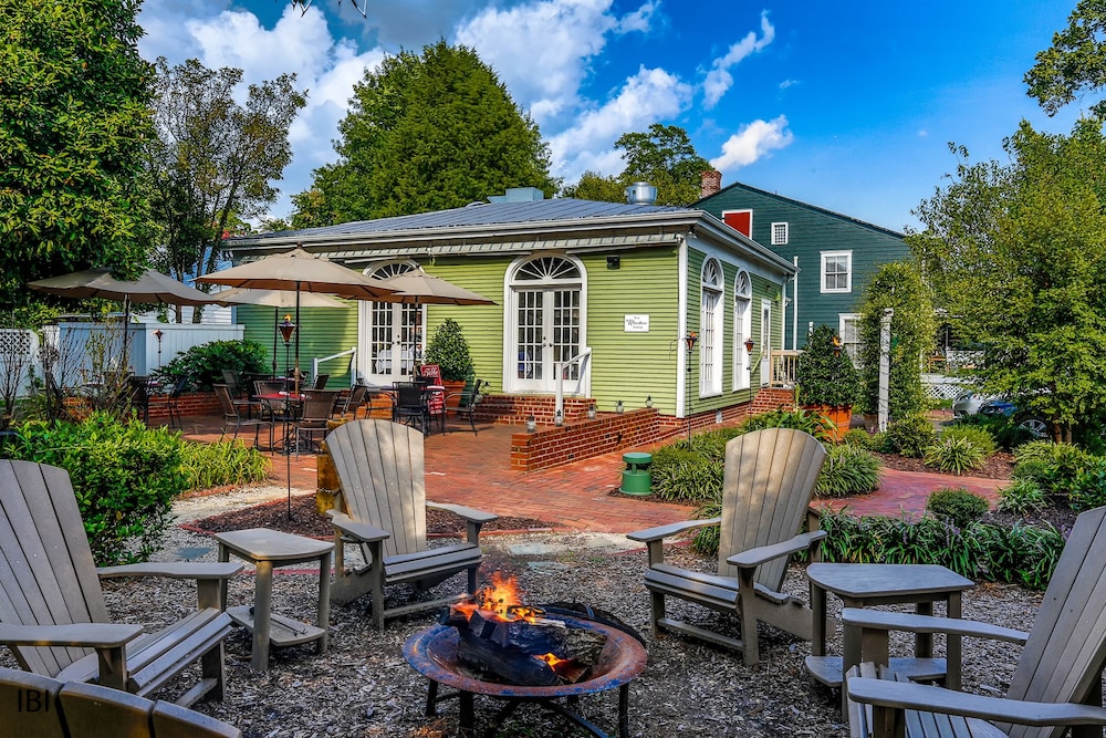 Book Inner Banks Inn in Edenton