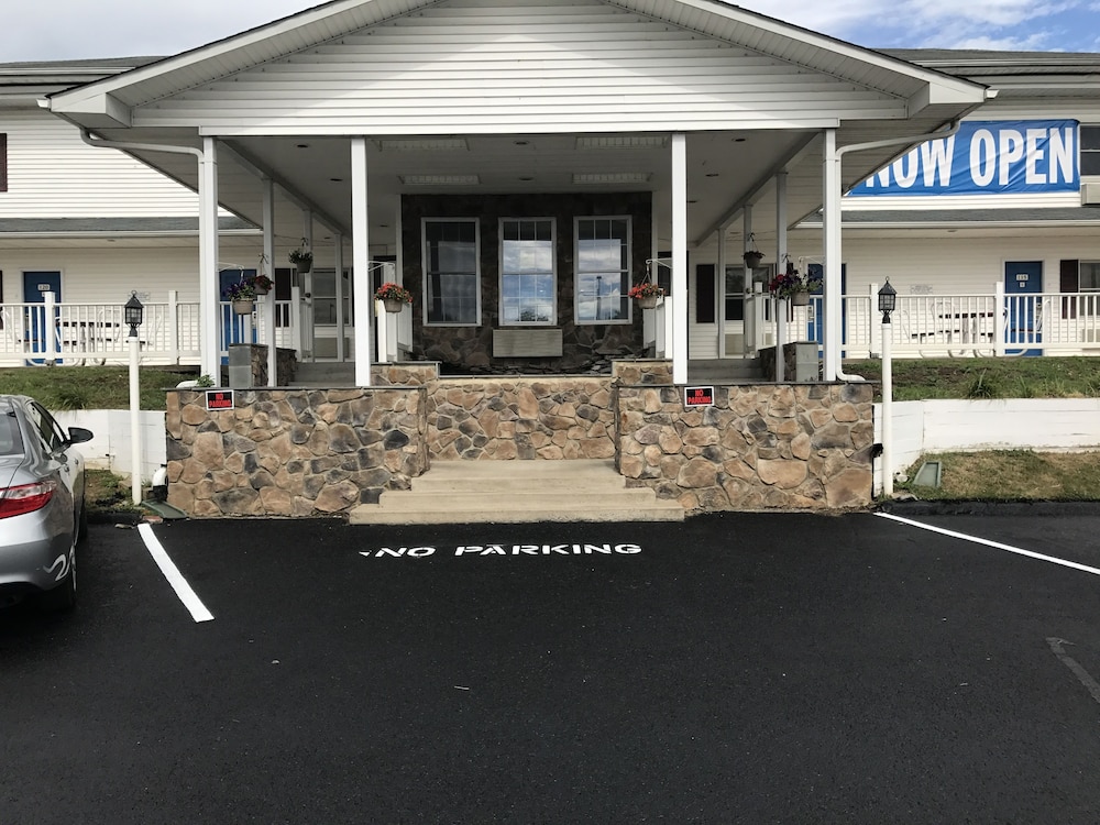 Book Motel 6 Front Royal Va In Hotels Motel 6 Front Royal Va