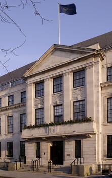 Picture of Town Hall Hotel & Apartments in London