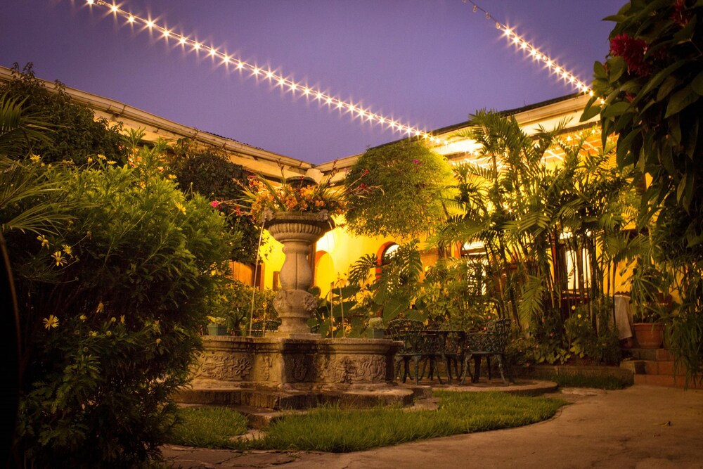 Book Hotel Casa Antigua in Antigua Guatemala