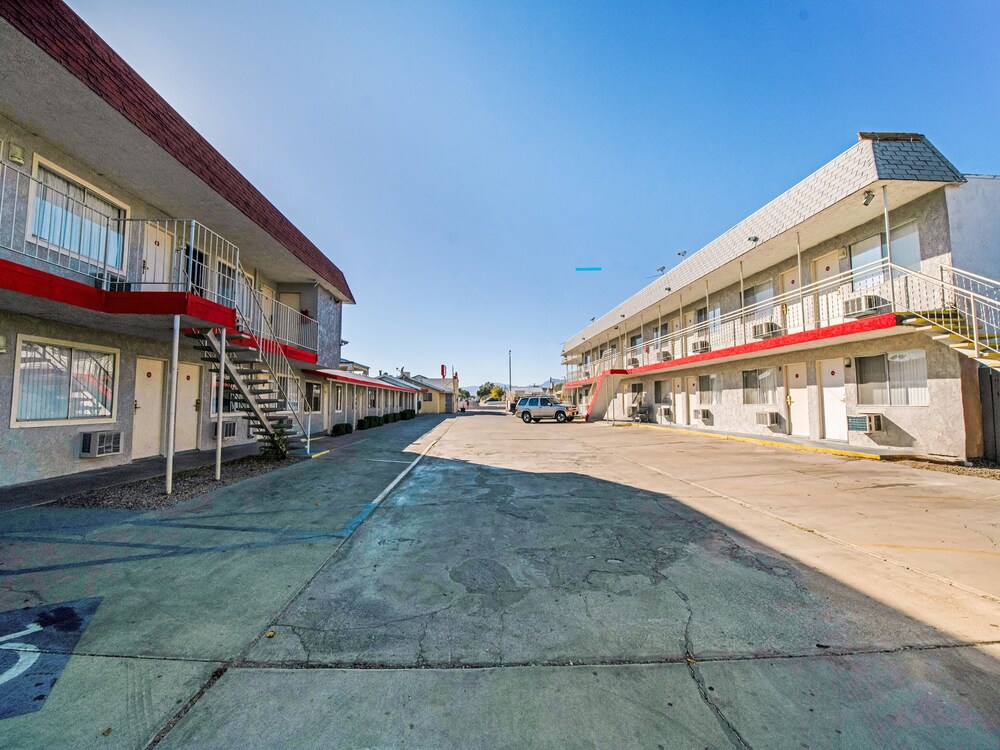 Book Travel Inn Suites In Ridgecrest Hotelscom