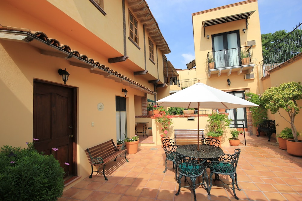 Get Hotel Villa San Miguel Pics