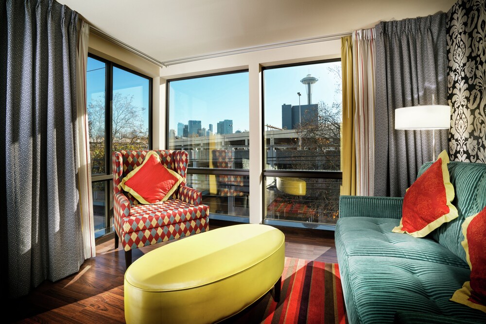 Book Staypineapple at The Maxwell Hotel in Seattle