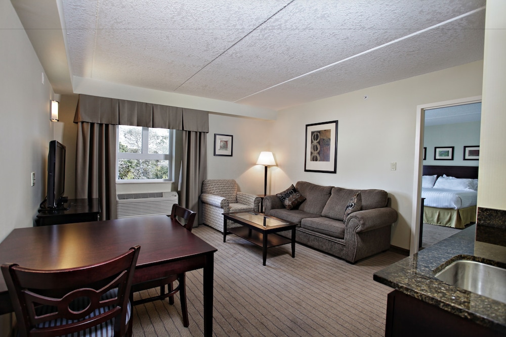 Book Holiday Inn Express Hotel Suites Kincardine Downtown In Holiday Inn Express Hotel Suites Kincardine Downtown