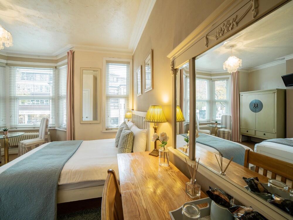 Pin On Caroline Inspiration