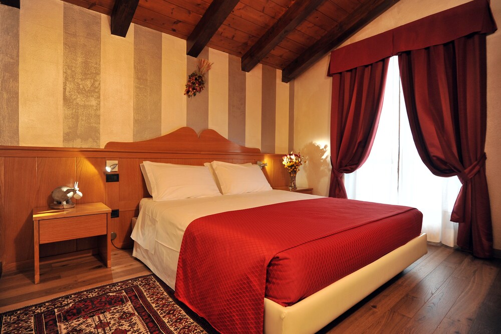 Book Le Charaban In Aosta Hotels Com